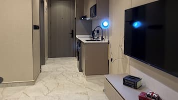 Apartment, 1 Bedroom, Accessible, Smoking | Room amenity
