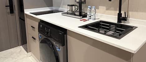 Apartment, 1 Bedroom, Accessible, Smoking | Interior