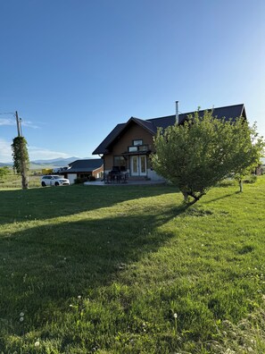 Exterior - Charming 3-bedroom house in St Ignatius for your getaway with breathtaking views (Saint Ignatius)
