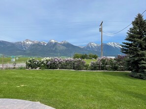 Property grounds - Charming 3-bedroom house in St Ignatius for your getaway with breathtaking views (Saint Ignatius)