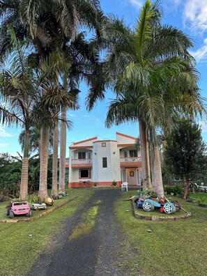 Exterior - Charming 4-bedroom villa in Yabucoa, Puerto Rico (Yabucoa)