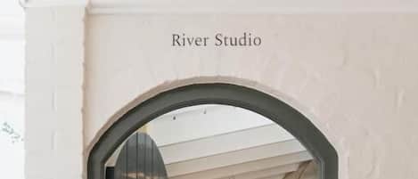 Studio Suite, Balcony, River View | Interior