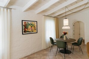 Studio Suite, ban công, quang cảnh sông | Khu ăn uống