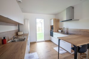 Private kitchen - CabGolf House - Premium golf house near the beach in Tosse, Landes (Tosse)