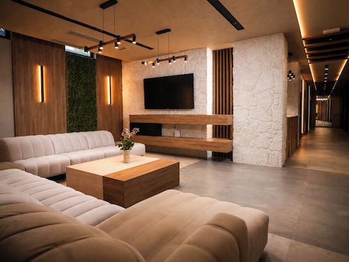 Hedonist Wellness & Spa
