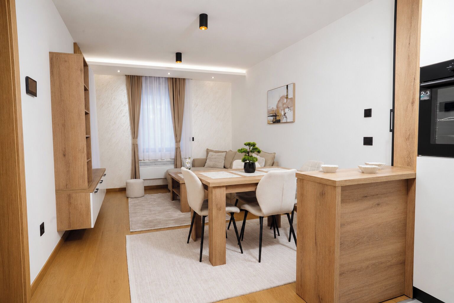 Appartement Standard, balcon, vue cour intérieure | Restauration