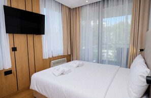 Deluxe Apartment, Balcony, City View
