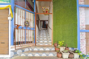 House | Reception
