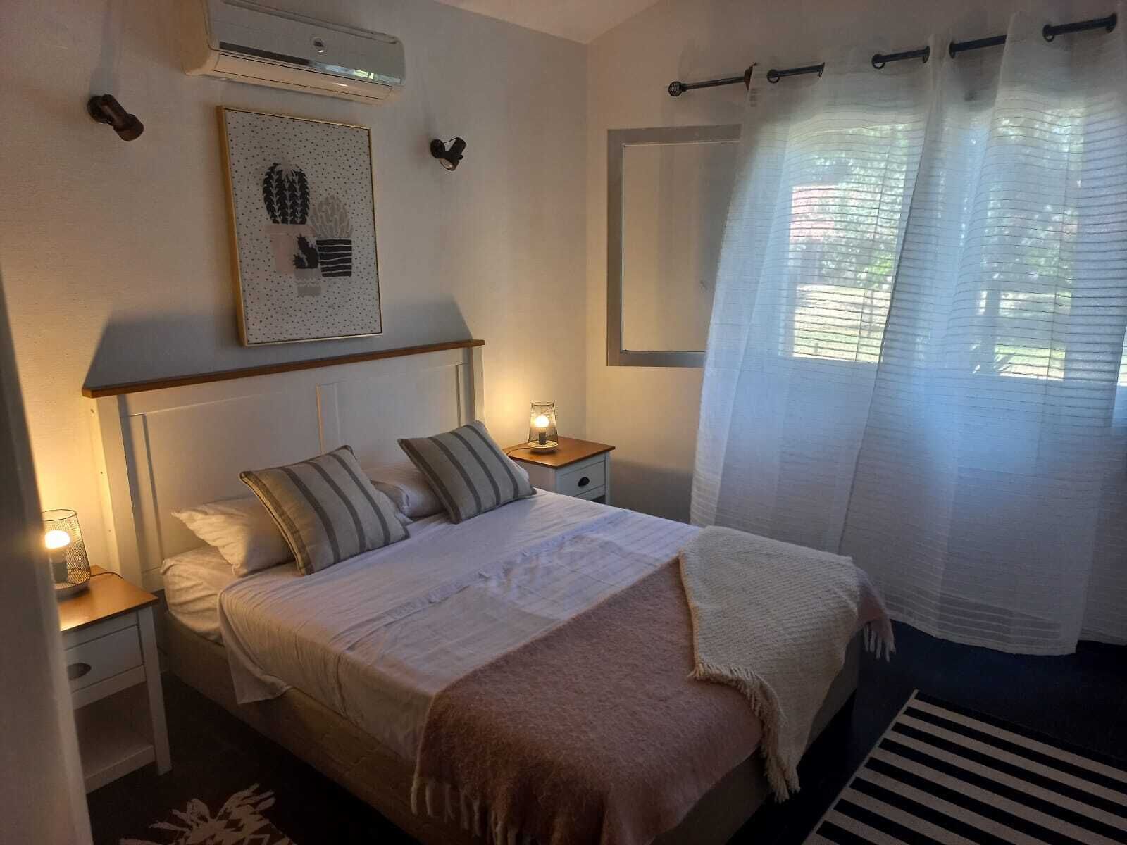 3 bedrooms, iron/ironing board, internet, bed sheets