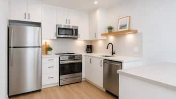Deluxe Condo | Private kitchen