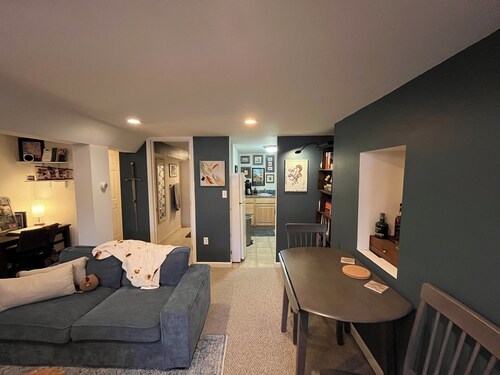 Georgetown Studio Furnished English Basement