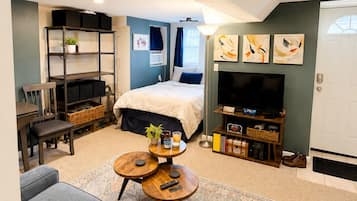 1 chambre, fer et planche à repasser, accès au Wi-Fi (inclus)