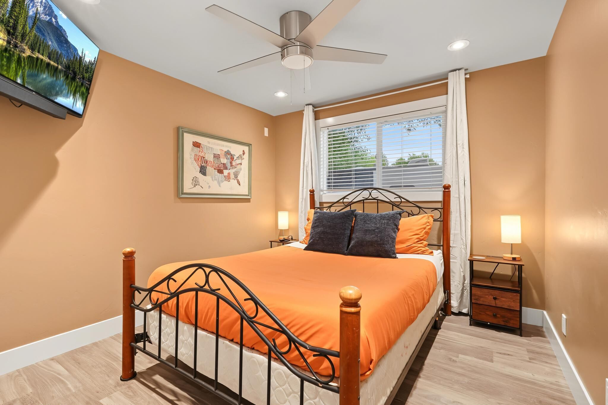 Iron/ironing board, travel cot, WiFi, bed sheets