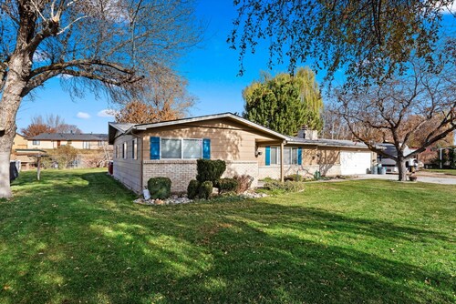 Renovated 3BR, 2BTH | Hot Tub!
