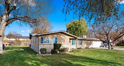 Renovated 3BR, 2BTH | Hot Tub!