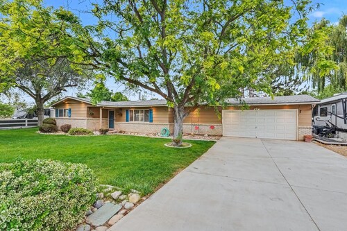 Renovated 3BR, 2BTH | Hot Tub!