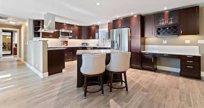 Renovated 3BR, 2BTH | Hot Tub!