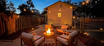 Lovely Guesthouse, AC, Backyard Gas Fire pit, Walking Distance to CSU & Old Town