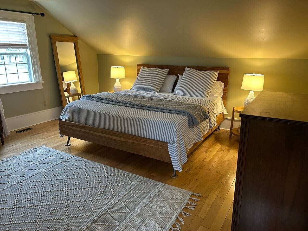 Free WiFi, bed sheets