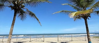 Apartamento con vista al mar y salida a la playa