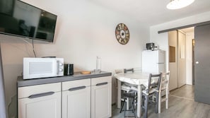 Apartment | Tempat makan