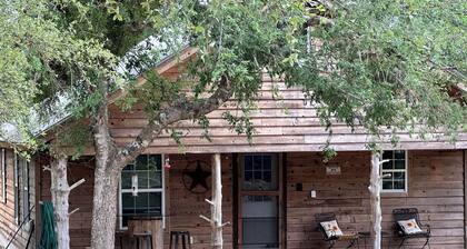 RiverBend Retreat
Cozy 1 bedroom, 2 loft cabin.