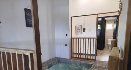 6 Bedroom Villa with Jacuzzi & Billiards - Saint-Joseph, Grand Coude, Reunion Island