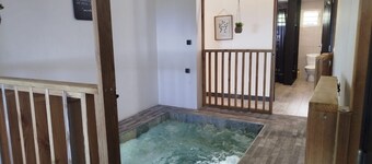 6 Bedroom Villa with Jacuzzi & Billiards - Saint-Joseph, Grand Coude, Reunion Island