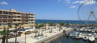 BRIGHT STUDIO WITH TERRACE FACING THE SEA AND MARINA