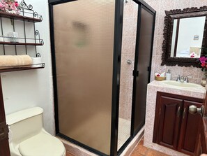 Asciugamani, sapone, carta igienica