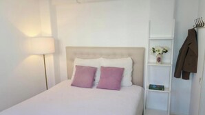 Unclassified image, 4 of 12, button - Kville Hostel (Gothenburg)