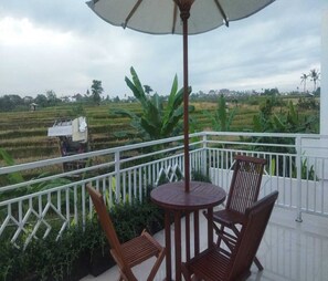 Vila, vista para a piscina