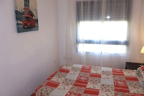 Iron/ironing board, bed sheets - Dos Bahias Playavacaciones (Peñiscola)