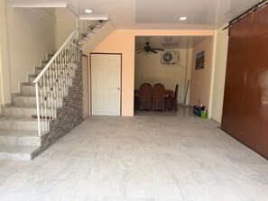 Interior - Family house 5 minutes from shopping malls, residential area, San Miguel (San José Quelepa)