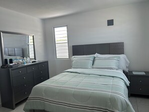 3 bedrooms, WiFi, bed sheets - Cozy Charming Casita in muy bonita Isabela, PR (Isabela)