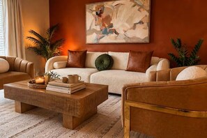 Living area - Near Amelia Island. KingBed. Pool. Pickle Ball Gym (Yulee)