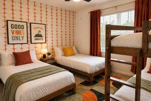 2 slaapkamers, een strijkplank/strijkijzer, wifi, beddengoed