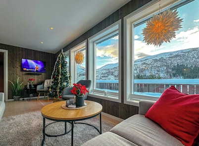 Cabin surrounded by Norwegian nature in Nordfjord