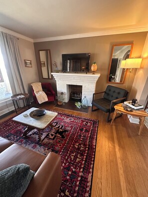 Living area - Unique Lavender Field Staycation - Whole House Near The Wilds (McConnelsville)