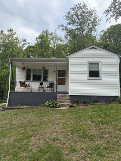 Quiet-peaceful 2-bedroom house with AC in Stanardsville, VA. No pets.