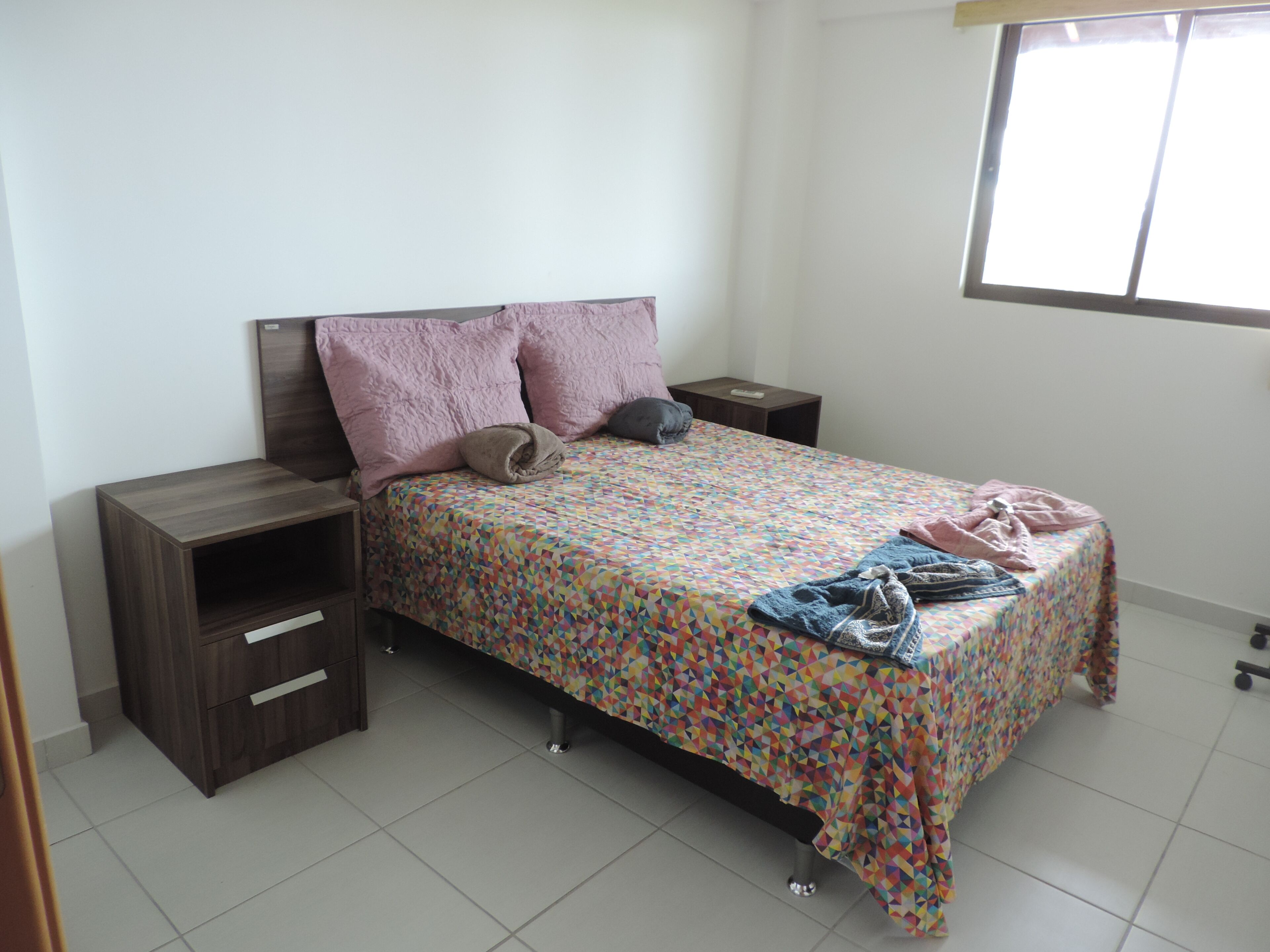 2 bedrooms, iron/ironing board, internet, bed sheets