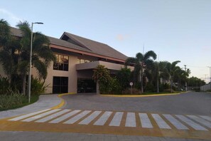 Exterior - Beachfront Apartment, Beach Class Eco Life (Ipojuca)
