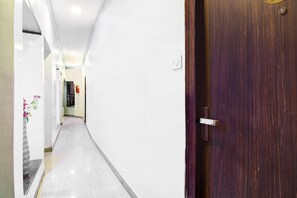 House | Interior - Saver Single Hotel New Diamond (Kolkata)