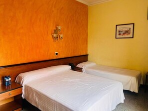 Family Room, Pets allowed, City View - Hotel Continental Calella (Calella)