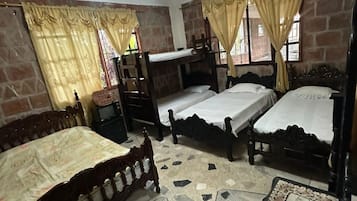 4 Schlafzimmer, Bügeleisen/Bügelbrett, Bettwäsche, Rollstuhlgeeignet