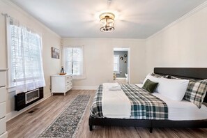 5 bedrooms, iron/ironing board, WiFi, bed sheets - The Retreat at Harpers Ferry (Bolivar)