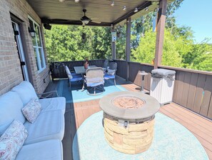 Outdoor dining - Spacious 4-bedroom house with basement hangout in Nolensville (Nolensville)