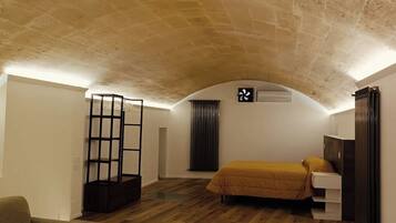 1 bedroom, bed sheets