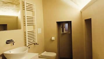 Doccia, asciugacapelli, bidet, asciugamani