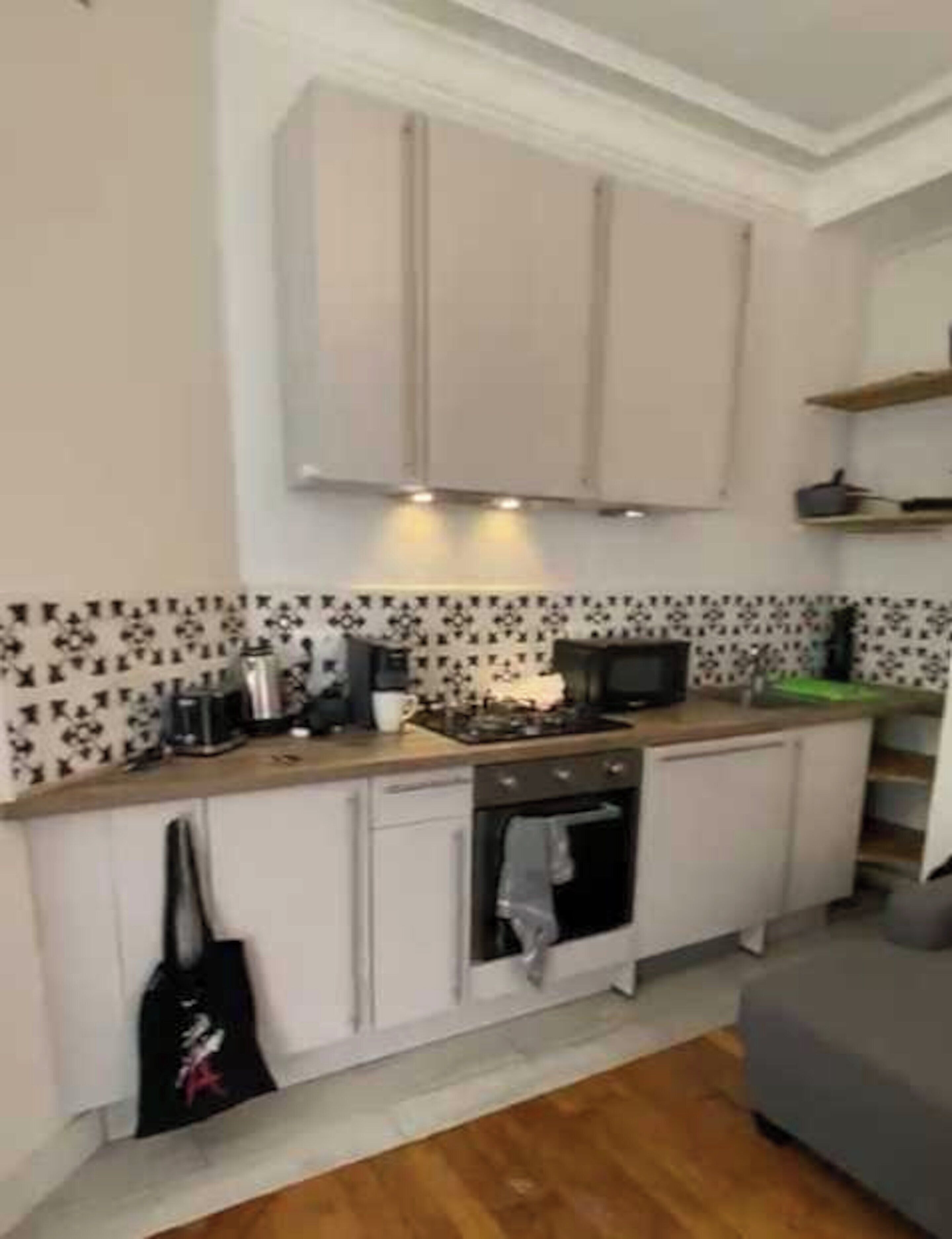 Apartment | Private kitchen | Fridge, microwave, oven, stovetop